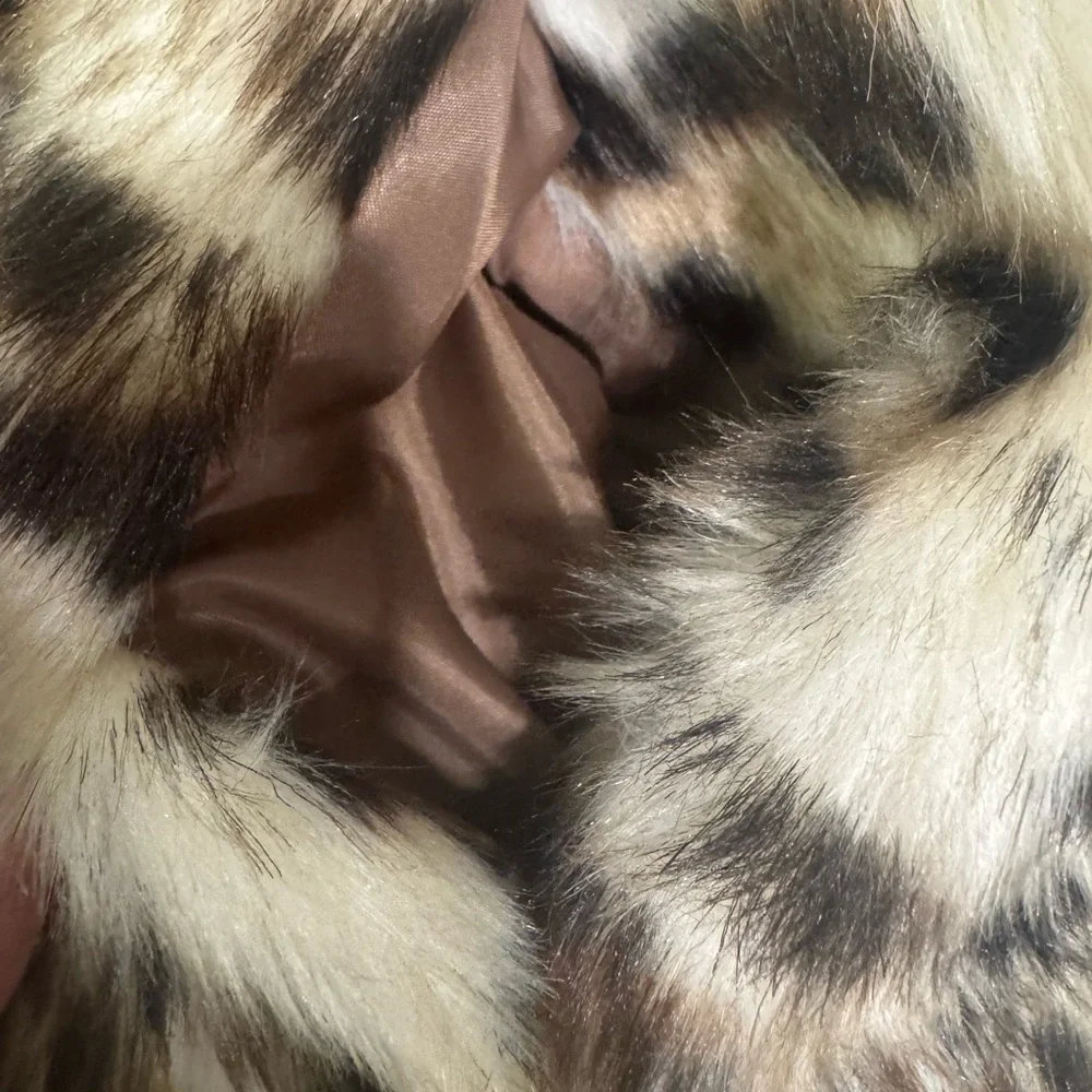 Stylish Animal Print Teddy Jacket - Picture 4 of 9